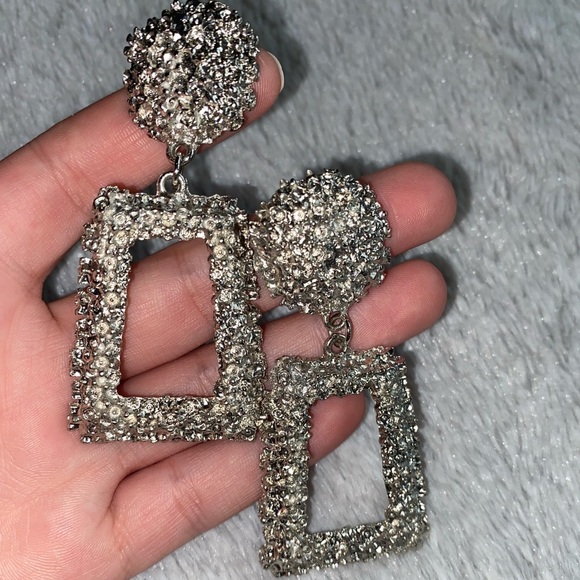 Statement geometric embossed silver textured earrings - Picture 3 of 4